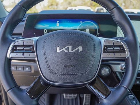 Certified 2024 Kia Telluride SX w/ Towing Package image 12