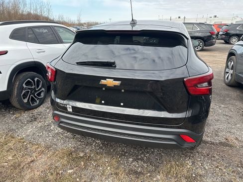 Used 2024 Chevrolet Trax LS image 3
