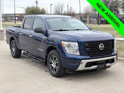 Used 2021 Nissan Titan SV w/ Accessory Utility Package image 1