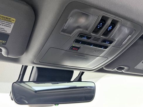 Used 2019 Toyota Highlander Limited Platinum AWD/4WD image 23