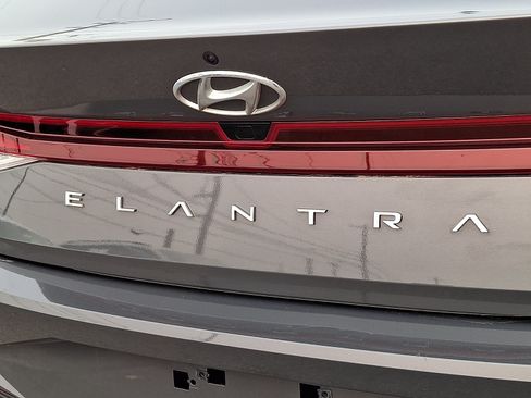 Certified 2023 Hyundai Elantra SEL w/ Convenience Package FWD image 30