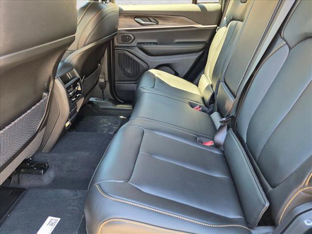 New 2026 Jeep Grand Cherokee Limited AWD/4WD image 13