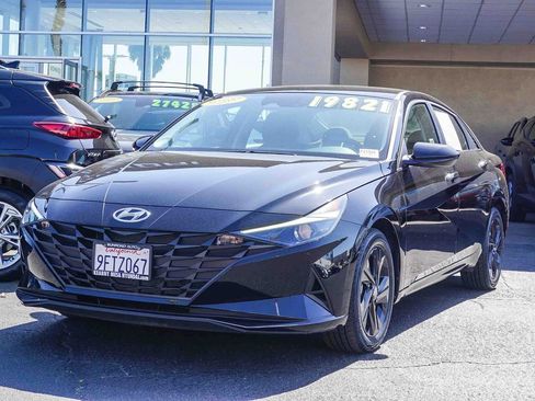 Certified 2023 Hyundai Elantra SEL image 3