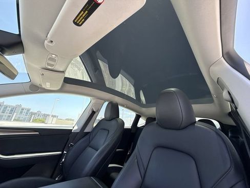 Used 2025 Tesla Model Y Long Range RWD image 22