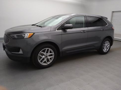 Used 2023 Ford Edge SEL image 2