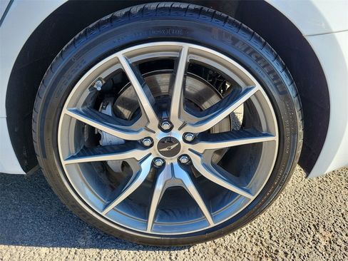 Used 2025 Genesis G70 2.5T image 10