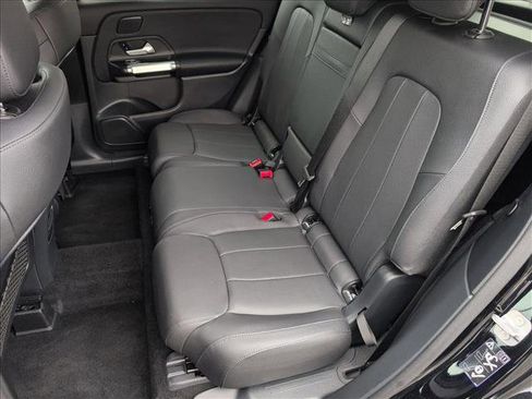 Certified 2025 Mercedes-Benz GLB 250 4MATIC image 17