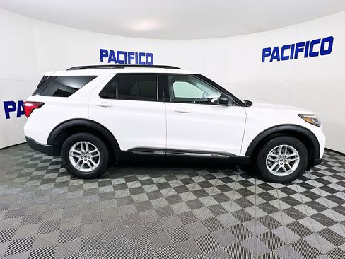 Used 2025 Ford Explorer Active image 11