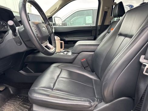 Used 2022 Ford Expedition Max XLT image 9