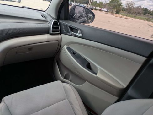 Used 2019 Hyundai Tucson Value FWD image 19