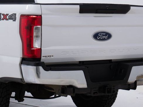 Used 2019 Ford F250 XL w/ Power Equipment Group image 12