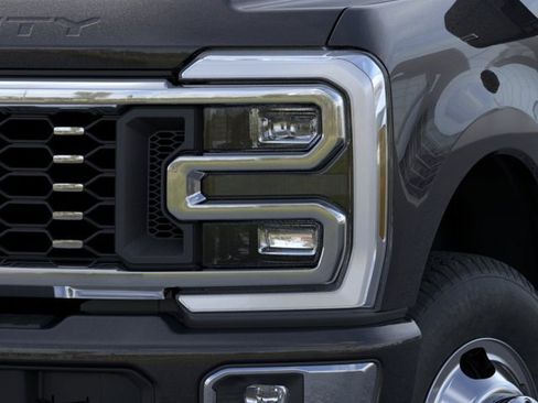 New 2026 Ford F350 Platinum w/ Platinum Plus Package AWD/4WD image 18