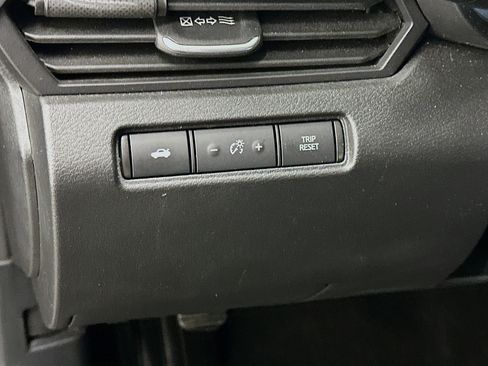 Used 2025 Nissan Altima 2.5 SV FWD image 17