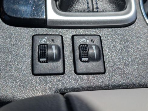 Used 2019 Toyota Highlander XLE AWD/4WD image 27