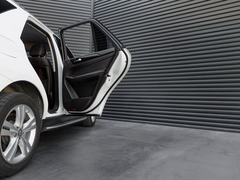 Used 2016 Mercedes-Benz GLE 300d 4MATIC image 25