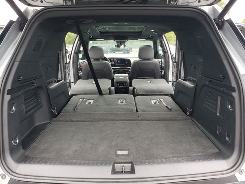 Used 2024 Chevrolet Traverse Z71 w/ LPO, Floor Liner Package AWD/4WD image 13