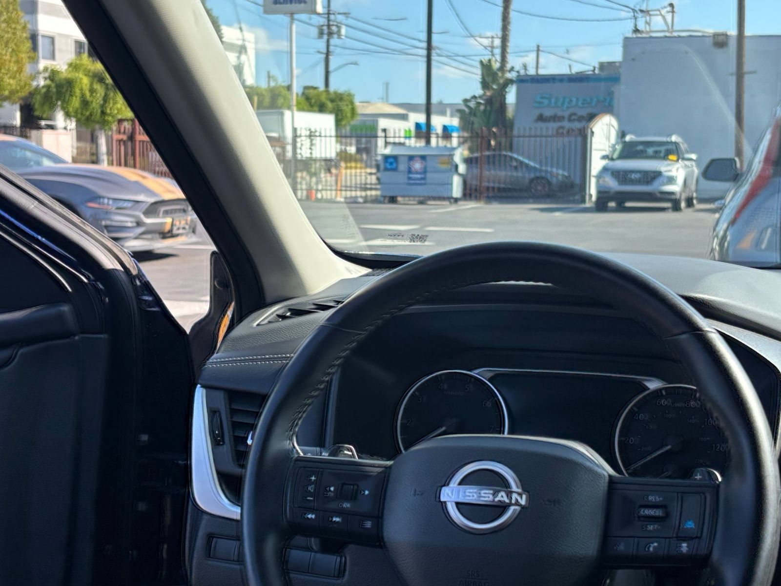 Used 2025 Nissan Rogue SV FWD image 35