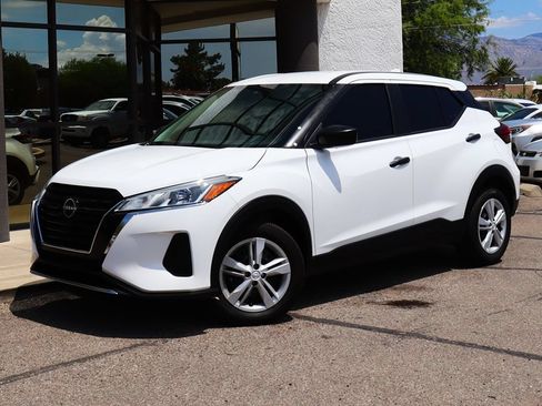 Used 2024 Nissan Kicks S FWD image 2