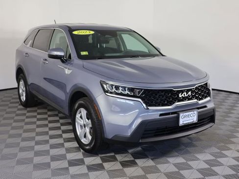 Used 2023 Kia Sorento LX AWD/4WD image 1