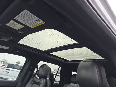 Used 2021 Lincoln Navigator L Reserve image 3