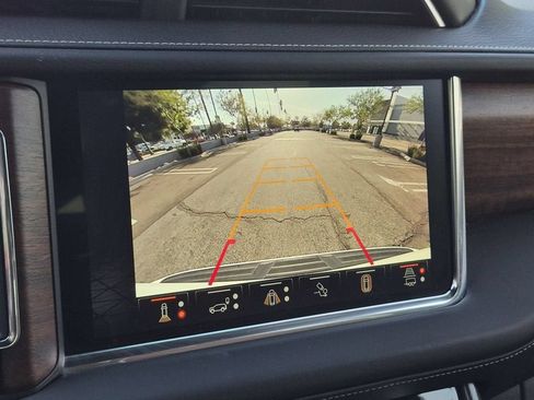Used 2024 GMC Yukon Denali Ultimate AWD/4WD image 18