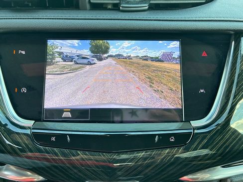 Used 2022 Cadillac XT6 Premium Luxury AWD/4WD image 15