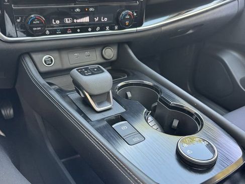 Used 2023 Nissan Rogue SV w/ SV Premium Package AWD/4WD image 35