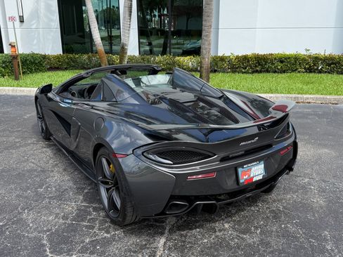 Used 2019 McLaren 570S image 17