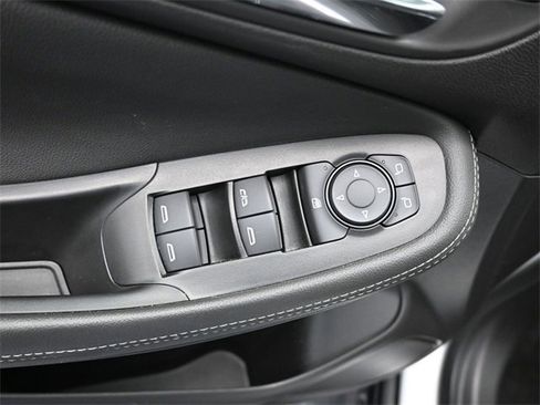 Used 2024 Buick Encore GX Sport Touring image 11