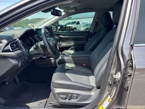 Used 2023 Toyota Camry SE w/ Convenience Package FWD image 10