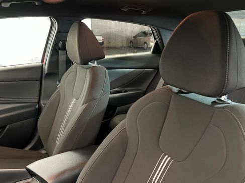 Used 2025 Hyundai Elantra Sport image 16