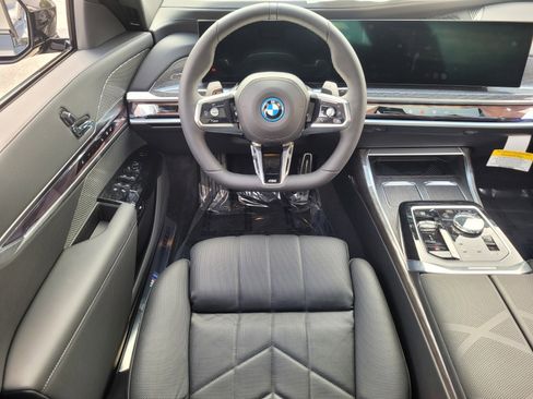 New 2025 BMW 750e xDrive image 12