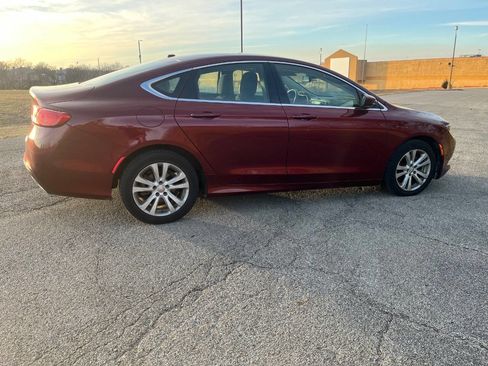 Used 2016 Chrysler 200 Limited w/ Convenience Group image 4