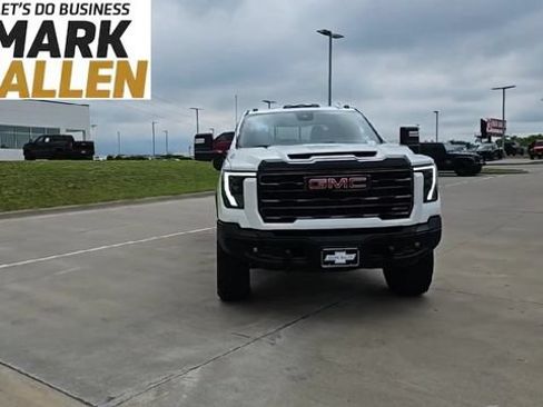 Used 2025 GMC Sierra 2500 AT4X w/ AT4X AEV Edition AWD/4WD image 3