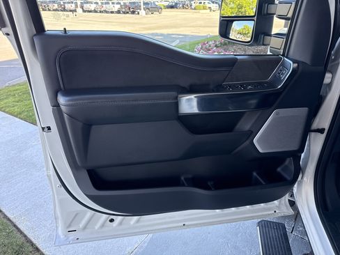 Used 2025 Ford F350 Platinum AWD/4WD image 13