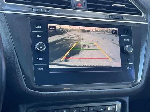 Used 2018 Volkswagen Tiguan SE w/ Panoramic Sunroof Package image 20