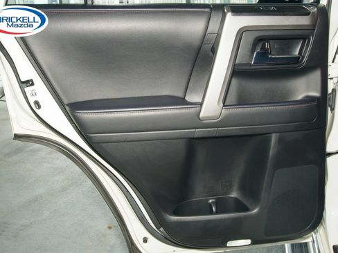Used 2022 Toyota 4Runner Limited AWD/4WD image 13