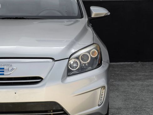 Used 2014 Toyota RAV4 EV FWD image 45
