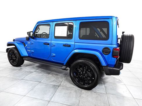 Used 2022 Jeep Wrangler Unlimited Sahara AWD/4WD image 4