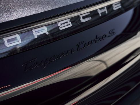 Used 2020 Porsche Taycan Turbo S AWD/4WD image 11