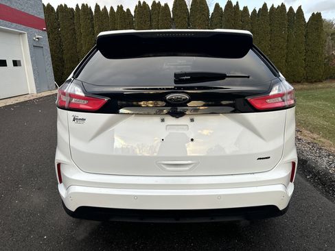 Used 2022 Ford Edge SE w/ Black Appearance Package image 4