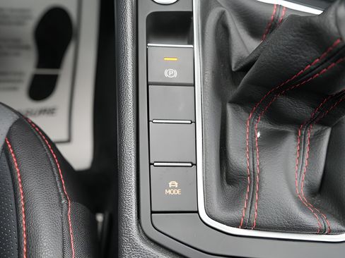 Used 2025 Volkswagen Jetta GLI Autobahn w/ GLI Black Package FWD image 36