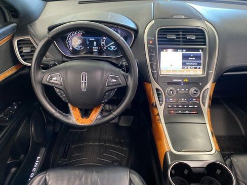 Used 2017 Lincoln MKX Select w/ Select Plus Package AWD/4WD image 12