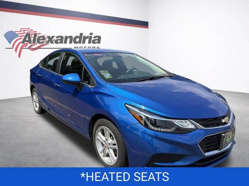 Used 2016 Chevrolet Cruze LT w/ Convenience Package FWD image 3