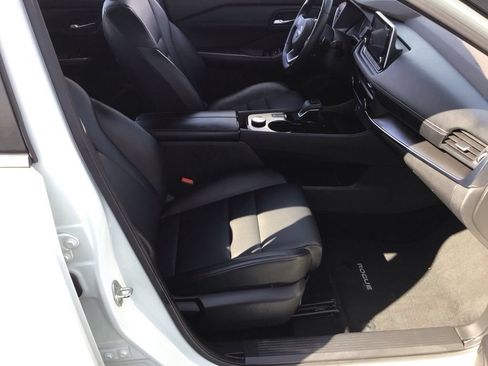 Used 2023 Nissan Rogue SV w/ SV Premium Package AWD/4WD image 11
