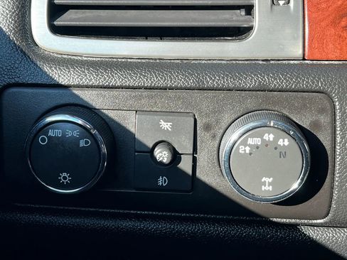 Used 2007 Chevrolet Avalanche LT w/ LT Preferred Equipment Group AWD/4WD image 16