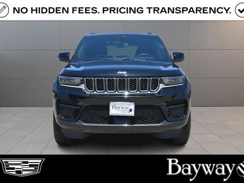Used 2024 Jeep Grand Cherokee Laredo X RWD image 2