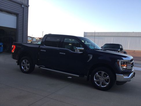 Used 2023 Ford F150 Lariat w/ Equipment Group 502A High AWD/4WD image 4