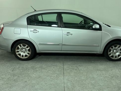 Used 2010 Nissan Sentra 2.0 S image 2