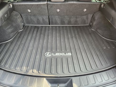 Used 2025 Lexus UX 300h FWD image 39